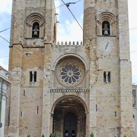 Windows Of Bica-great View Over River Lejlighed Lisboa