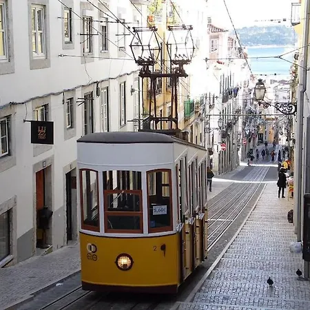 Windows Of Bica-great View Over River Lägenhet Lisboa